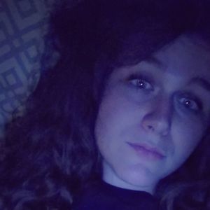 Meet your Posher, Caitlin